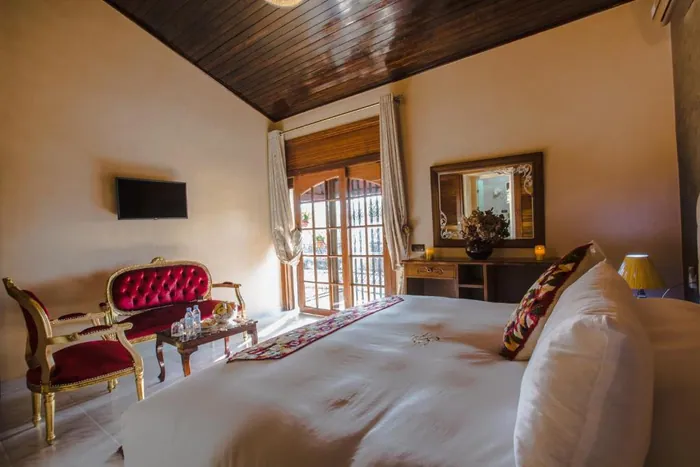 Deluxe Junior Suite (Farah) at Riad Sebti — interior view 2.